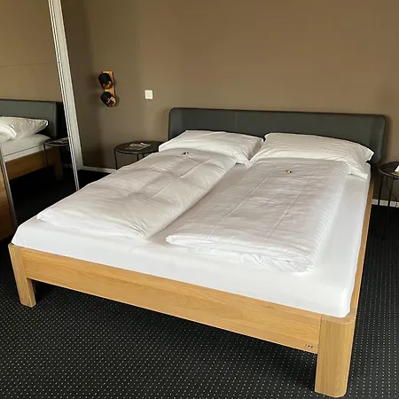Western Rebstock Szálloda 3*